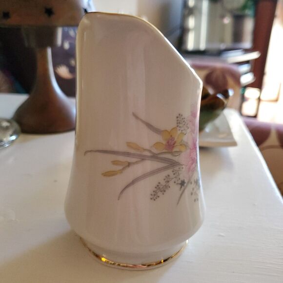 Vintage Jamestown China Creamer Pitcher, Floral with Gold Trim, 4" - Picture 3 of 5